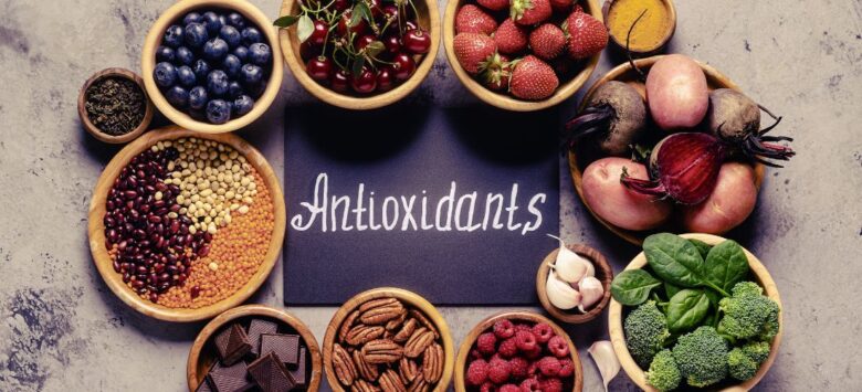 The Role of Antioxidants in Skincare: Boosting Elasticity and Preventing Stretch Marks